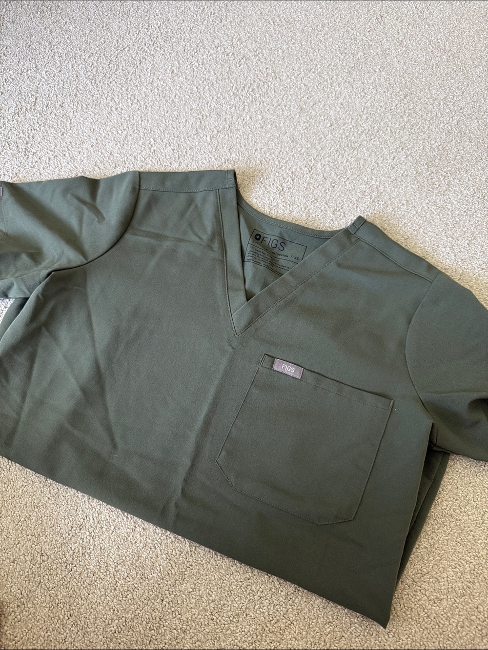 Catarina moss scrub top